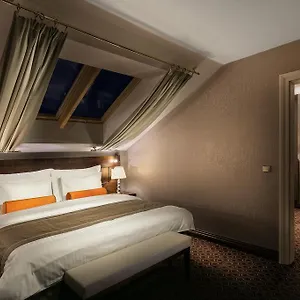 cosmopolitan-hotel-prague.praguehotelsweb.com/
